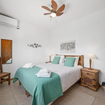Alojamento de Acomodação e Pequeno-almoço Casa Jardim Oasis